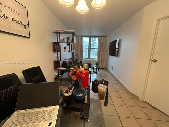 APT-410 - 2899 Collins Ave, Condo with 0 bedrooms, 1 bathrooms and null parking in Miami Beach FL | Image 5