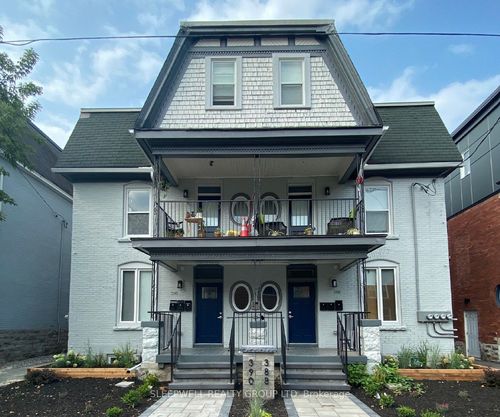 388-390 Chapel St, Ottawa, ON, K1N7Z6 | Card Image
