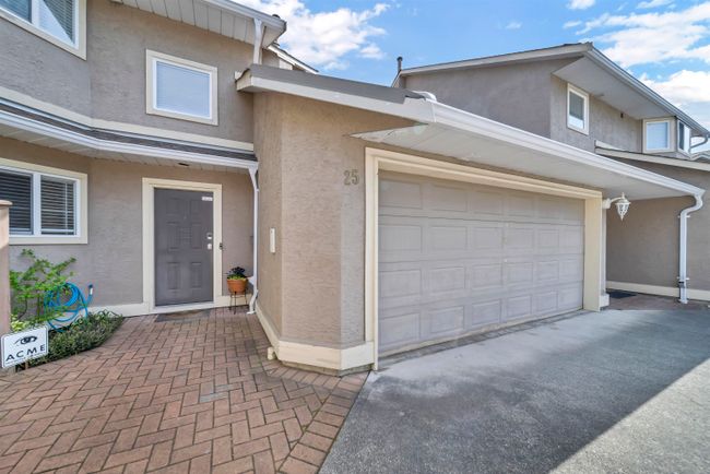 25 - 16128 86 Avenue, Townhouse with 3 bedrooms, 3 bathrooms and 3 parking in Surrey BC | Image 2