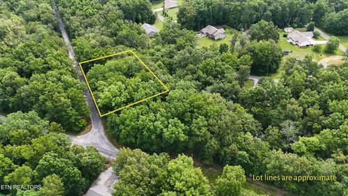 40024004 Desoto Dr, Crossville, TN, 38572 | Card Image