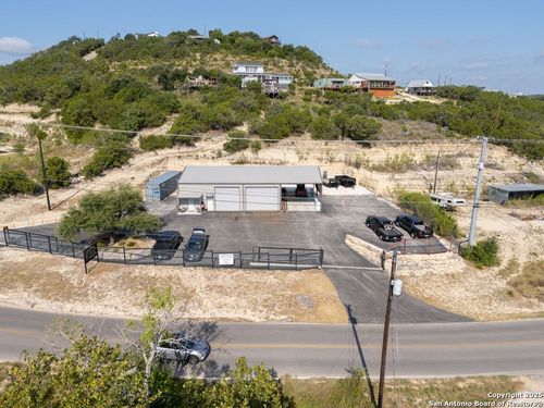 10221 Startz Rd, Canyon Lake, TX, 78133-4975 | Card Image