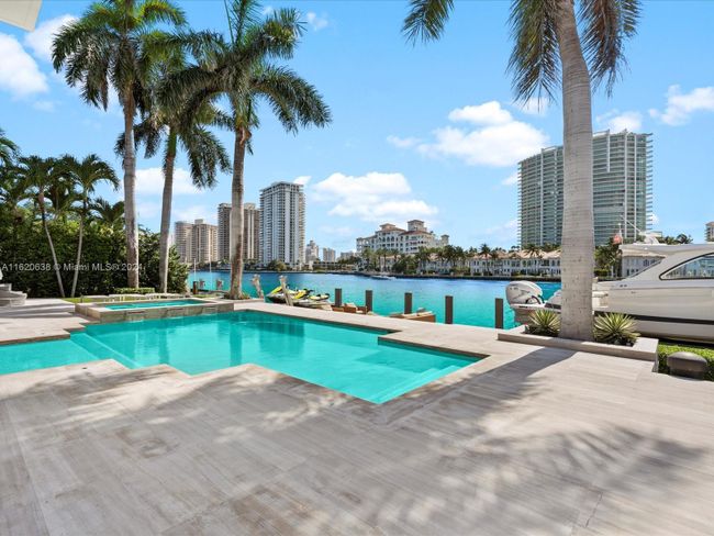 224 S Island, House other with 4 bedrooms, 6 bathrooms and null parking in Golden Beach FL | Image 21