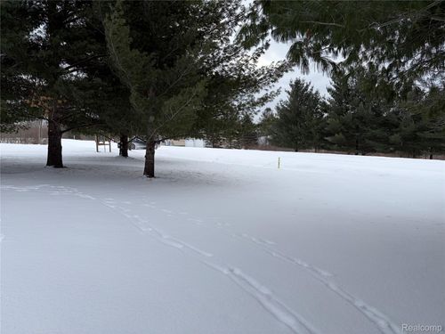 5467 Wellington Rd, Gladwin, MI, 48624-8122 | Card Image