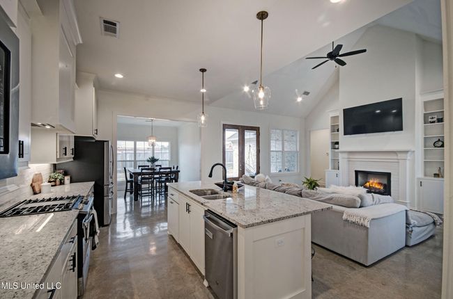 Kitchen view 2 | Image 8
