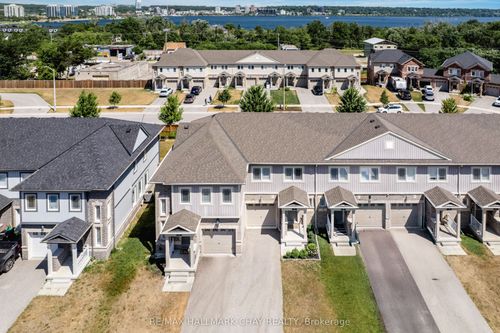 82 Frank'S Way, Barrie, ON, L4N3J1 | Card Image