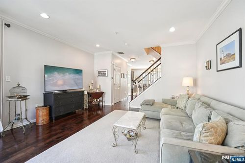 428 Newburgh Ct, West New York, NJ, 07093-8340 | Card Image