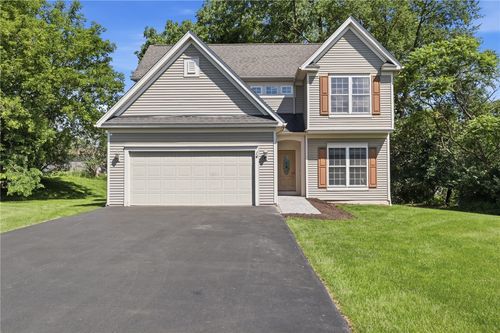 14 Sablewood Cir, Fairport, NY, 14450-1677 | Card Image