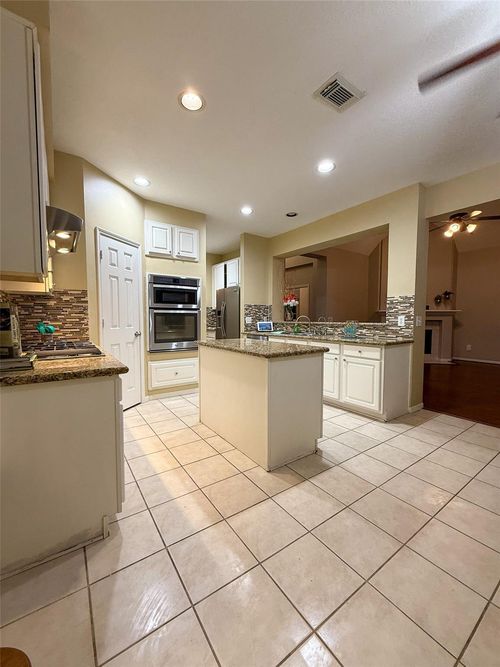 131 Little Mill Pl, The Woodlands, TX, 77382-1225 | Card Image