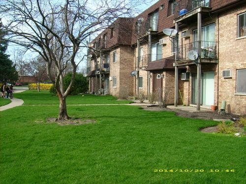 apt-1s-115 E Dundee Rd, Wheeling, IL, 60090-3039 | Card Image