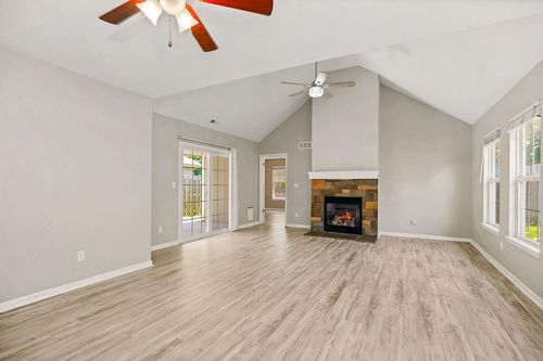 2210 E Sycamore St, Tonganoxie, KS, 66086-8301 | Card Image