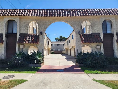 8632 Park, Bellflower, CA, 90706 | Card Image