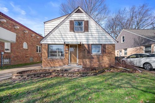 5713 N Argyle Avenue, GLENDALE, WI, 53209 | Card Image