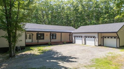 146 Gurney St, Rockport, ME, 04856-4831 | Card Image
