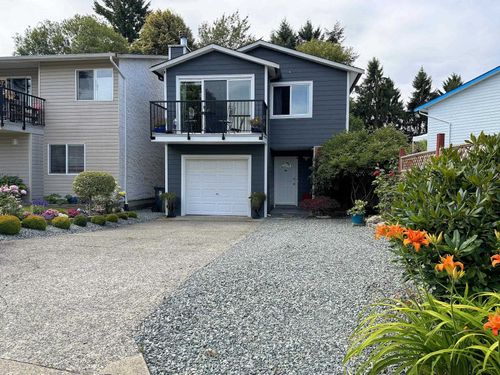 202 Davis Cres, Aldergrove, BC, V4W3K7 | Card Image