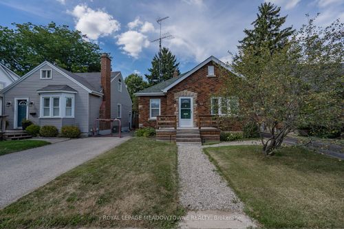 19 Dorothy St, Brantford, ON, N3S1G7 | Card Image