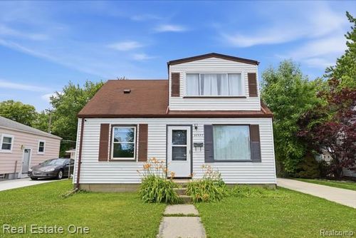 26435 Chippendale St, Roseville, MI, 48066-3503 | Card Image