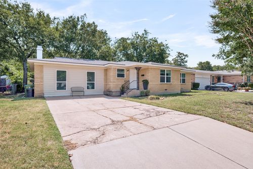 4154 Mackey Dr, North Richland Hills, TX, 76180-8672 | Card Image