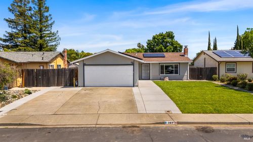 387 Colonial Cir, Vacaville, CA, 95687-6914 | Card Image