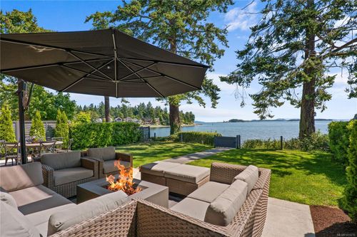 10383 Allbay Rd, Sidney, BC, V8L2N8 | Card Image