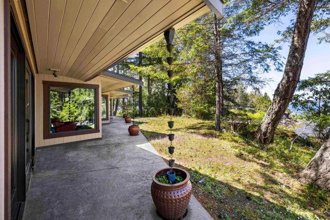 810 Sunset Drive, House other with 4 bedrooms, 4 bathrooms and 2 parking in Salt Spring Island BC | Image 32