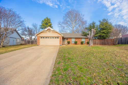2803 Glen Hollow Circle, Arlington, TX, 76016 | Card Image