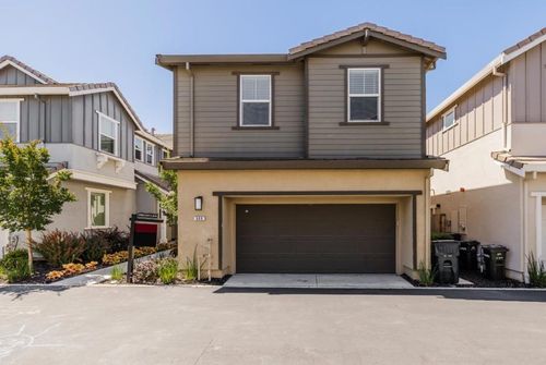 889 Barney, Livermore, CA, 94551 | Card Image