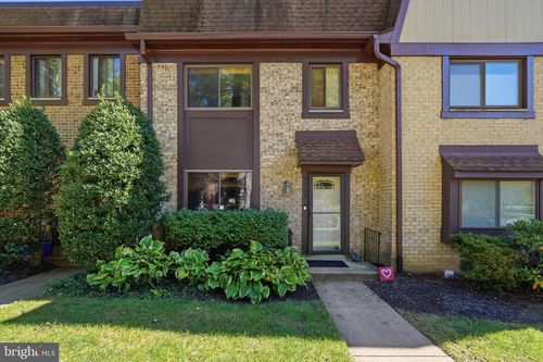27-2902 Jermantown Rd, OAKTON, VA, 22124-2514 | Card Image