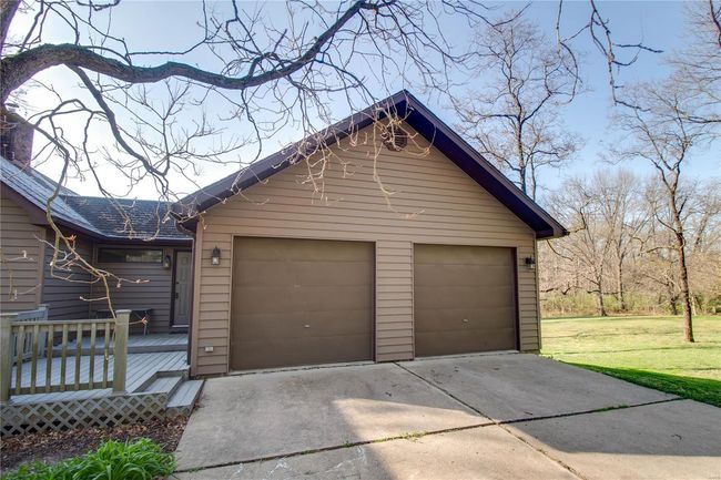 8556 Kee Mac Ln, House other with 2 bedrooms, 2 bathrooms and 3 parking in Alton IL | Image 13