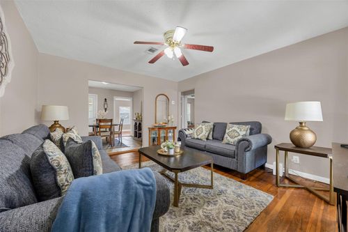 221 E 2nd St, Deer Park, TX, 77536-2727 | Card Image