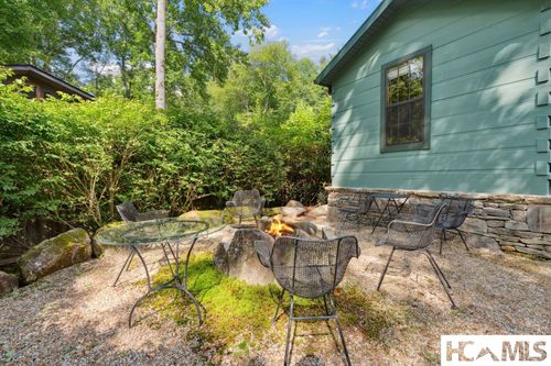 30 Chestnut Walk, Highlands, NC, 28741-8353 | Card Image
