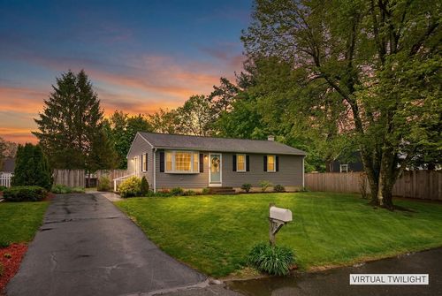 19 Beyer Dr, Easthampton, MA, 01027-2701 | Card Image