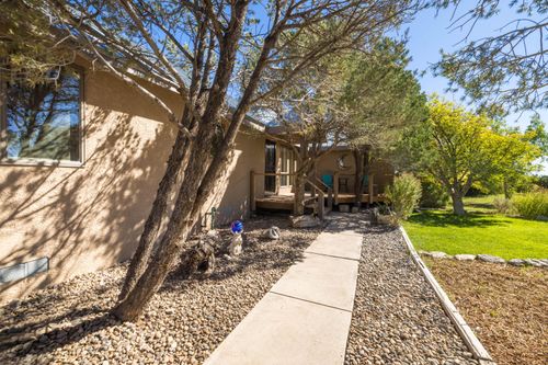 17 Prairiewind Trl, Edgewood, NM, 87015-9564 | Card Image