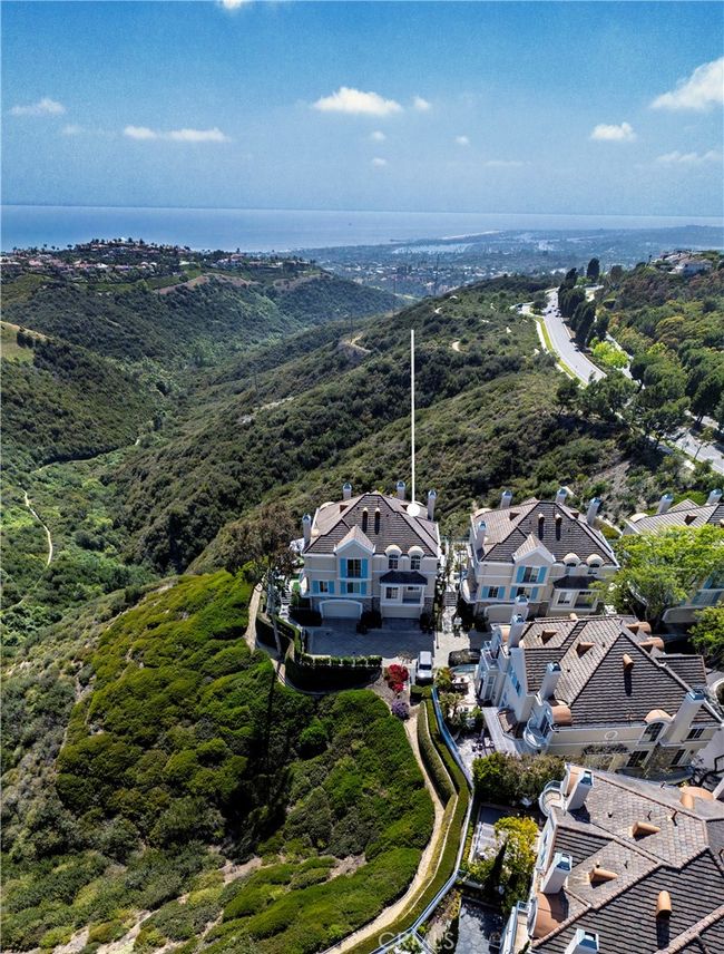 14 Saint Pierre, Townhouse with 2 bedrooms, 3 bathrooms and 2 parking in Newport Coast CA | Image 33