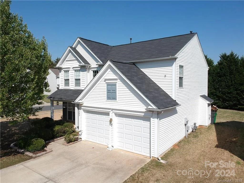 Bellegarde Dr, Charlotte, NC 28277