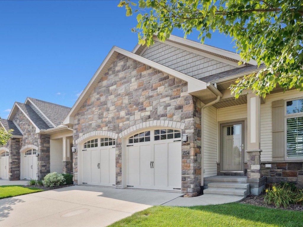 Cedar Vista Ln, North Liberty, IA 52317