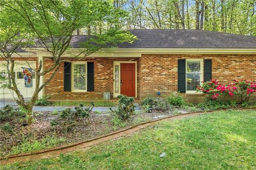 457 Valleymeade Drive, Kernersville, NC, 27284 | Card Image