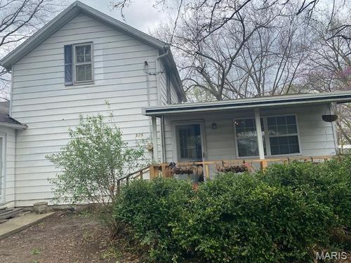 285 W 2nd St, Oakdale, IL, 62268-2646 | Card Image