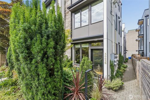 b-3665 Interlake Ave N, Seattle, WA, 98103-8104 | Card Image