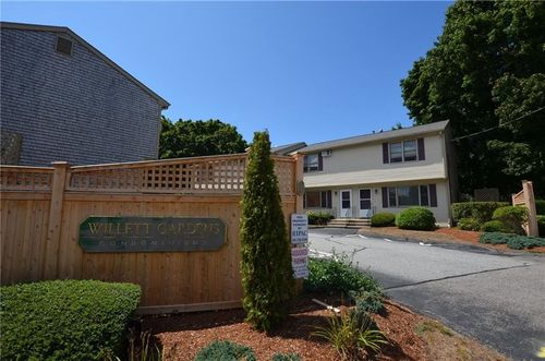 apt-2-151 Willett Ave, Riverside, RI, 02915-4241 | Card Image