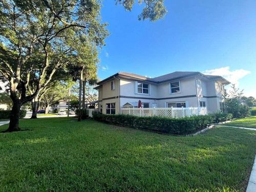 apt-a-7 Amherst Ct, Royal Palm Beach, FL, 33411-7913 | Card Image