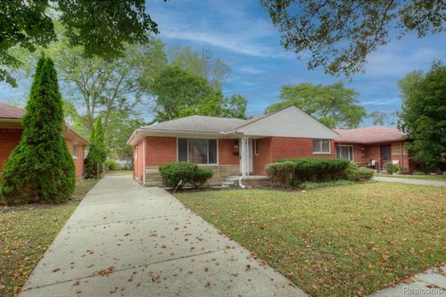 21661 Cloverlawn St, Oak Park, MI, 48237-2630 | Card Image