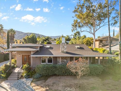 8471 Bedford Motor Way, Corona, CA, 92883-4949 | Card Image