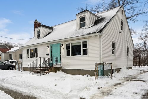 9 Darrow St, Quincy, MA, 02169-3001 | Card Image
