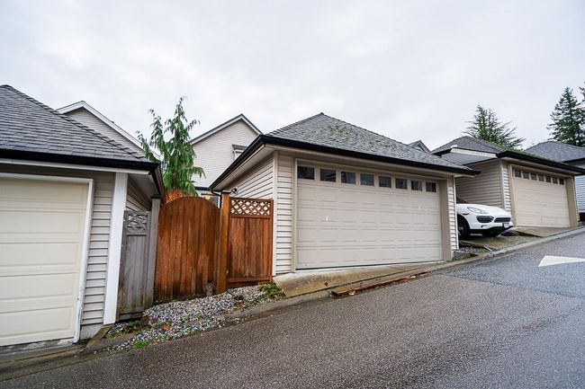6191 150 Street, House other with 5 bedrooms, 3 bathrooms and null parking in Surrey BC | Image 32