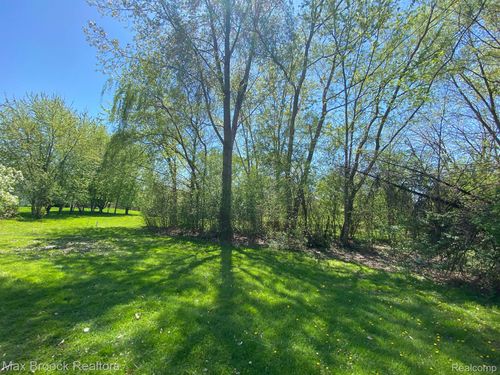 3648 Shallow Brook Dr, Bloomfield Hills, MI, 48302-1449 | Card Image