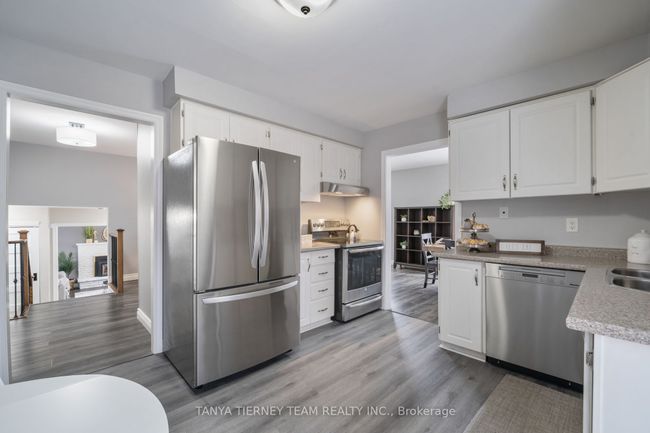 125 Guthrie Cres, House other with 3 bedrooms, 2 bathrooms and 4 parking in Whitby ON | Image 23