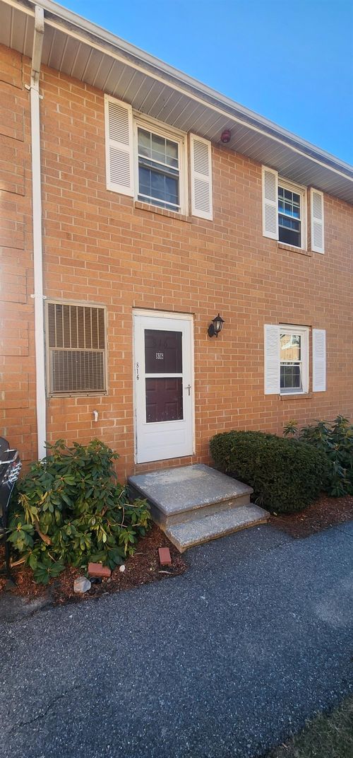 816 Elmwood Dr, Hudson, NH, 03051-3246 | Card Image