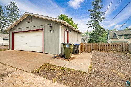 1217 E 10th St, Duluth, MN, 55805-1509 | Card Image