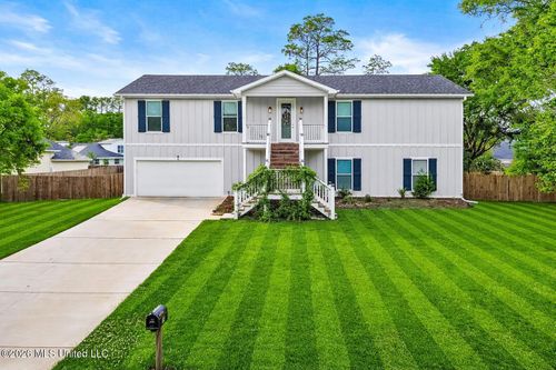 29 Bayou View Dr, Gulfport, MS, 39507-4045 | Card Image