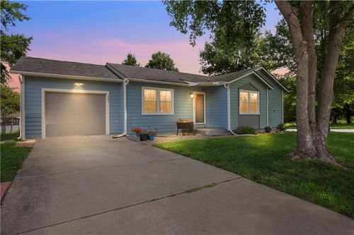 1505 Sycamore St, Eudora, KS, 66025-8903 | Card Image